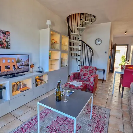 Apartment 2-bedroom Airconditioned Lakeview *