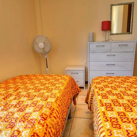 2-bedroom Airconditioned Lakeview Apartment